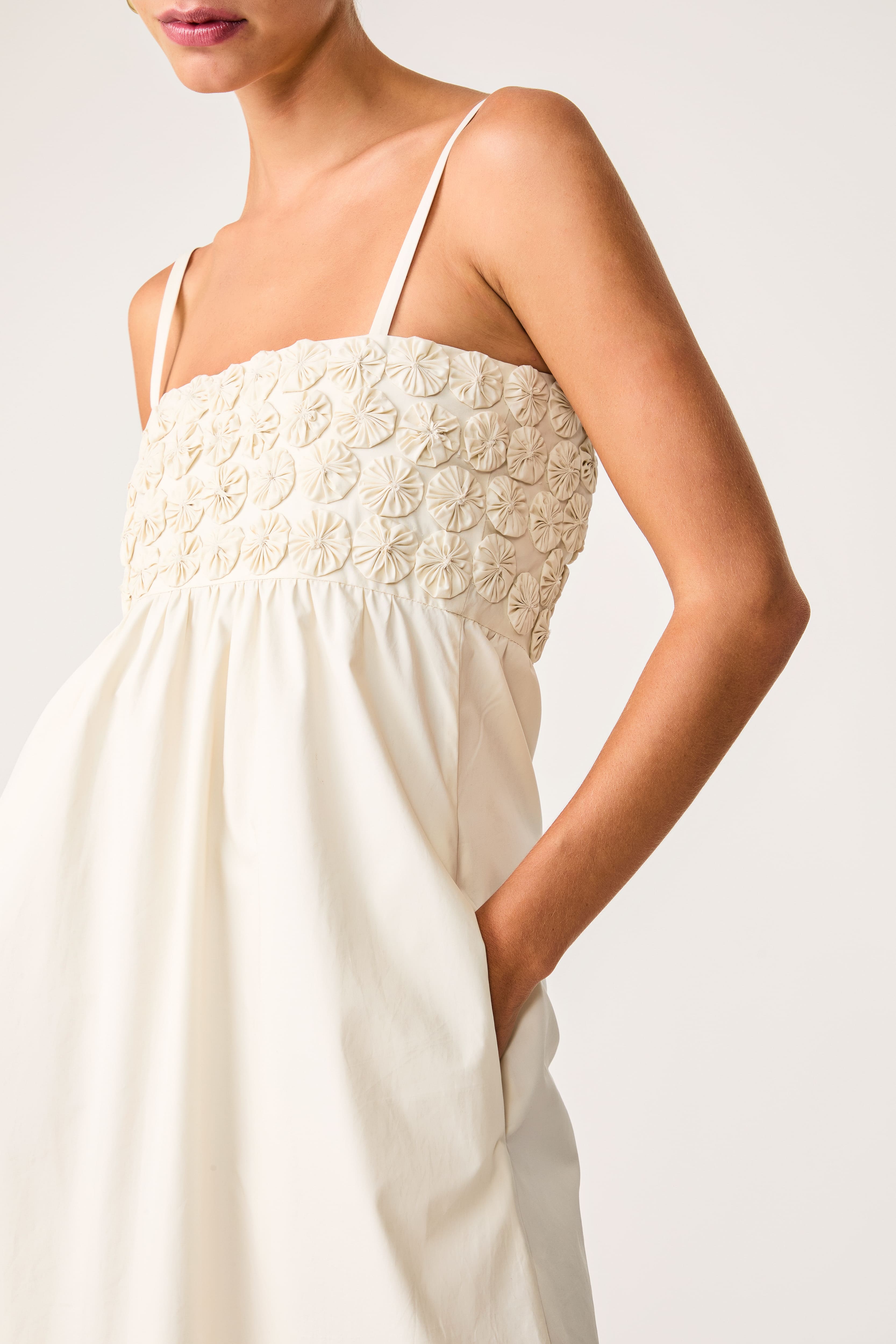 Vestido Midi Detalhes Artesanais Le Corail Champagne