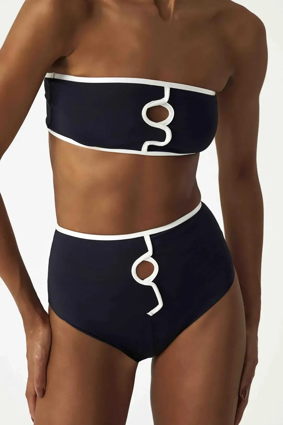 Biquíni hot pants recortes black