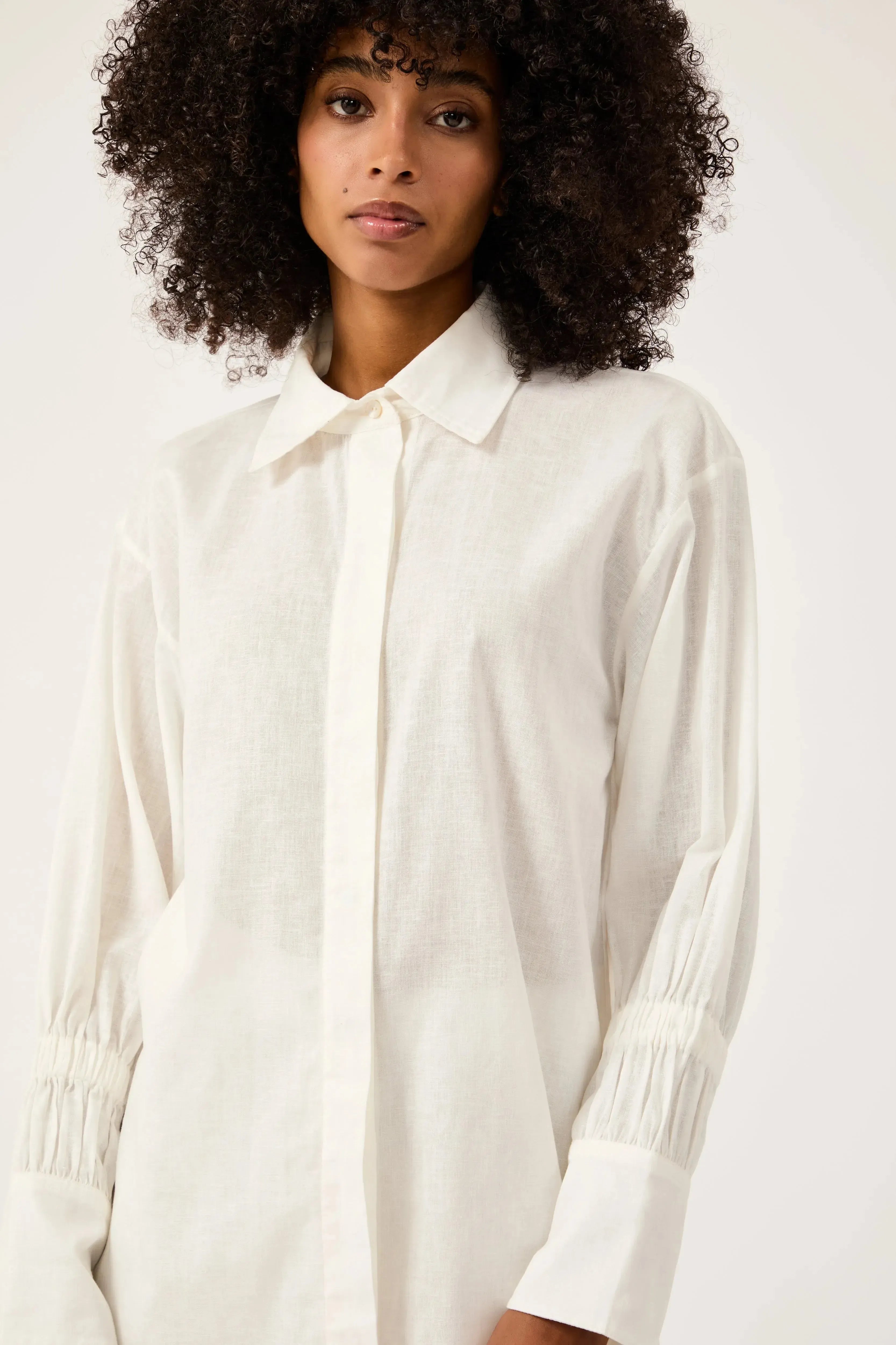 Camisa Linho Punho Franzido Mirage Off White