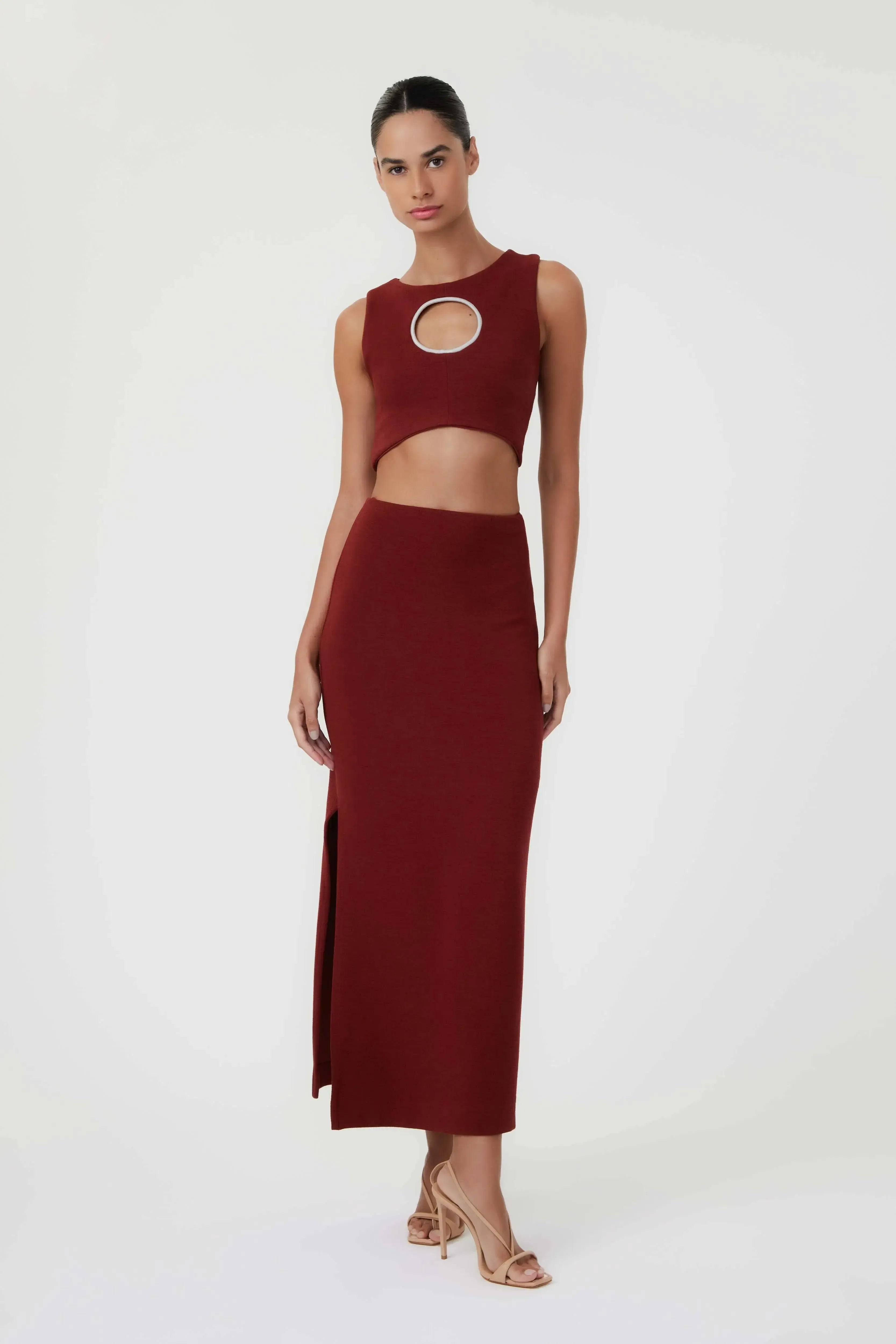 Vestido cut out círculo cherry