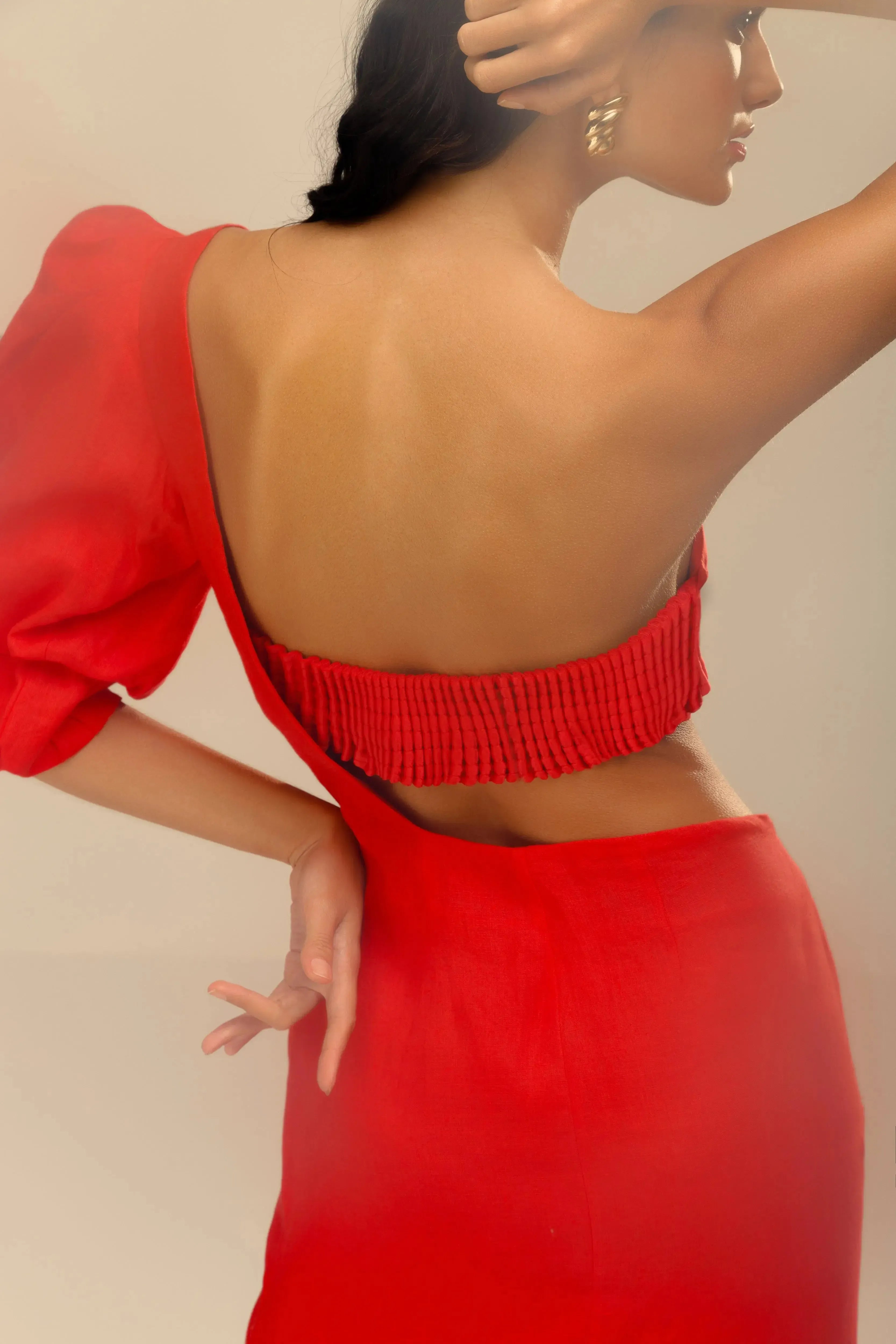 Vestido ombro só manga volume vermelho