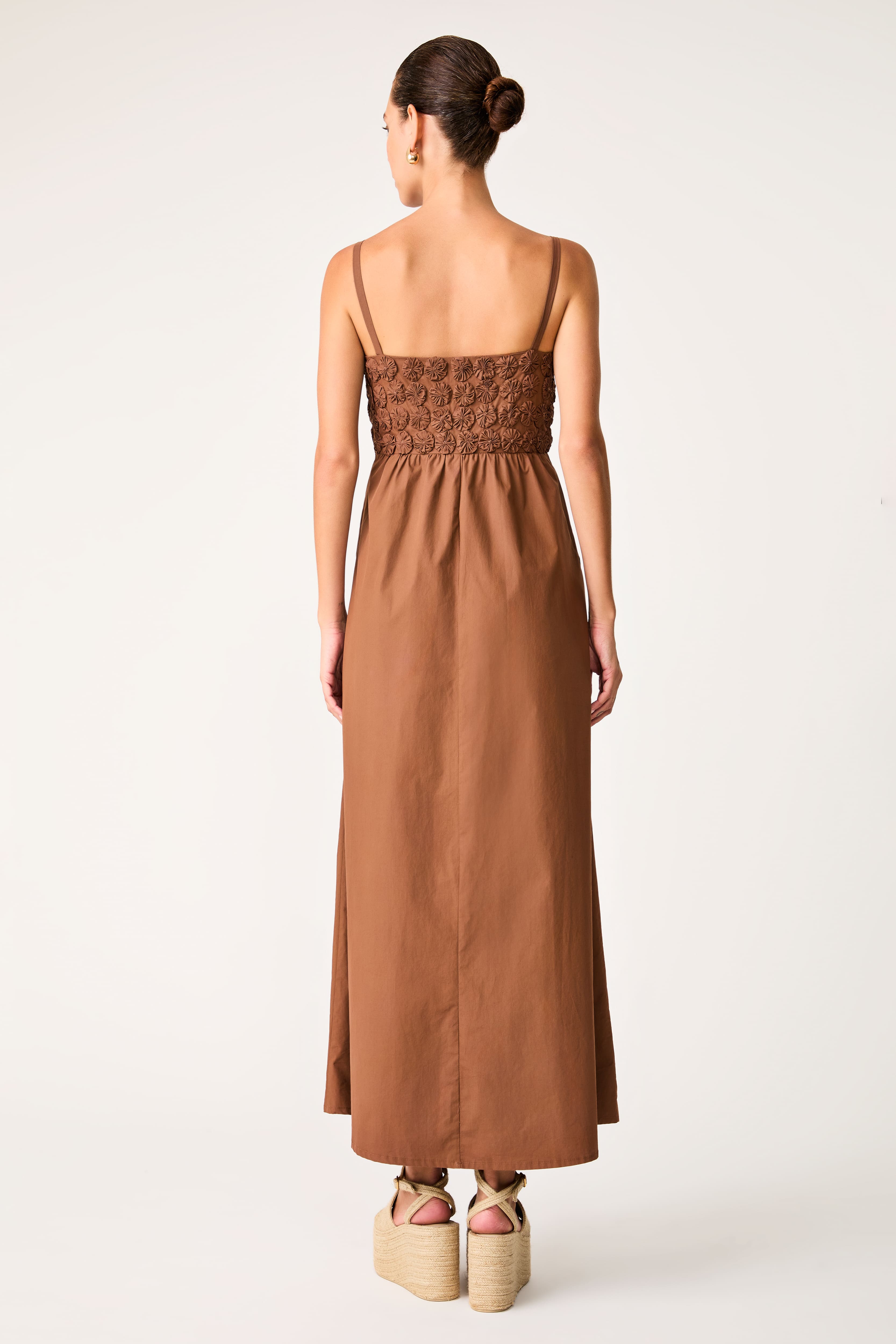 Vestido Midi Detalhes Artesanais Le Corail Mocha